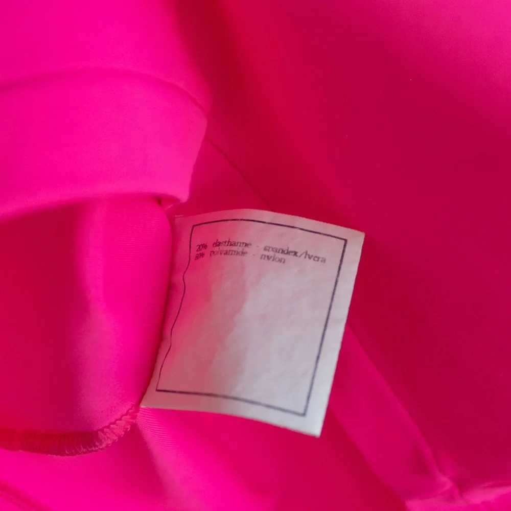 Iconic Chanel Vintage Spring 1995 Pink Black CC Logo 95P Crop Top - Picture 10 of 10